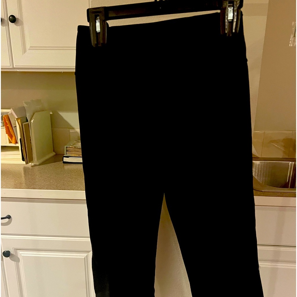 Lululemon size 6 Cropped black leggings